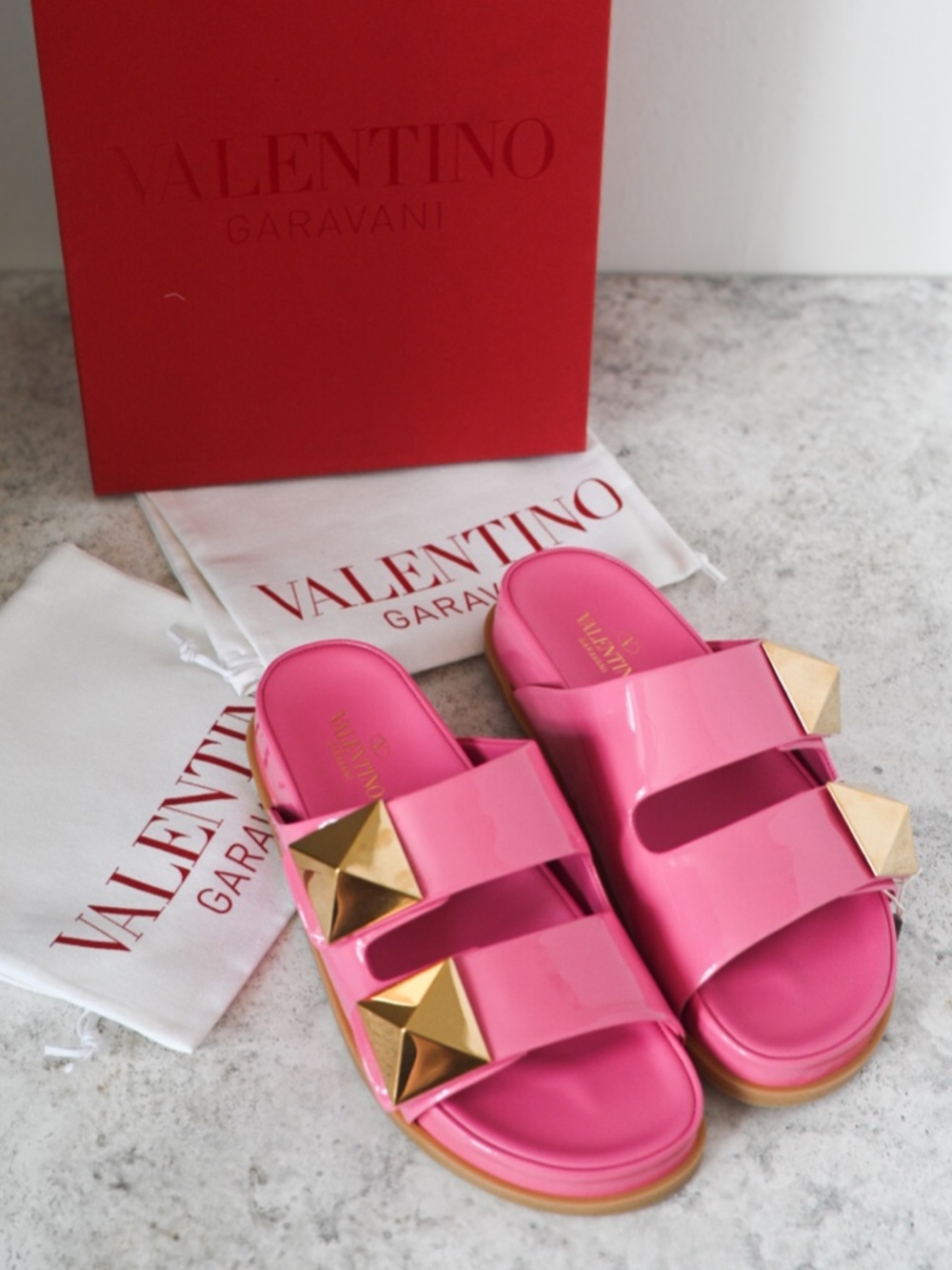 VALENTINO GARAVANI Roman Stud Patent-Leather Sandals